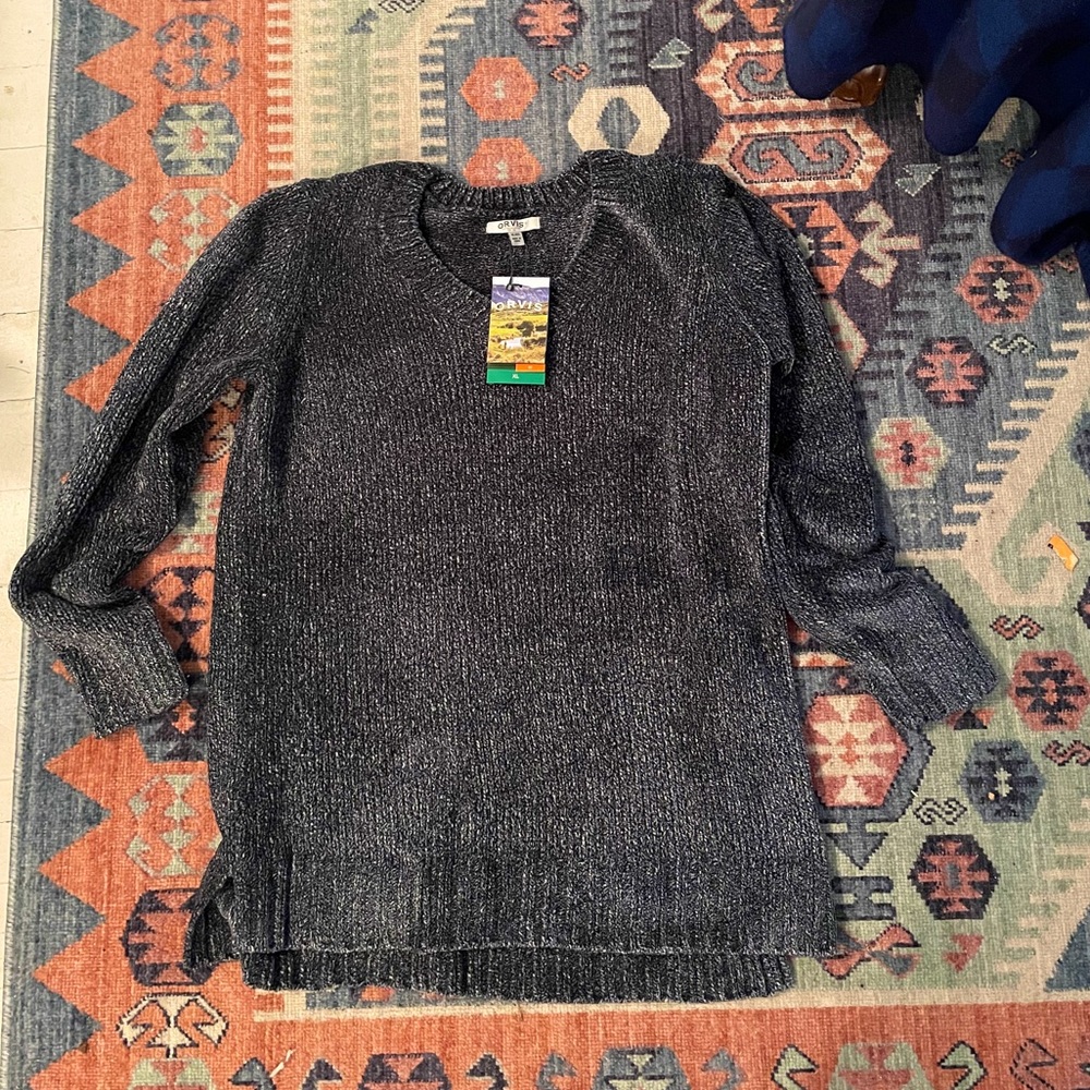 (NWT) Soft Sweater